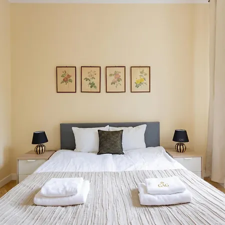 Urban Chic - 10 People - Center -nowy Swiat Apartment Warsaw