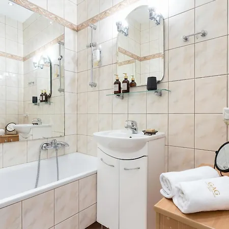 Urban Chic - 10 People - Center -nowy Swiat Apartment