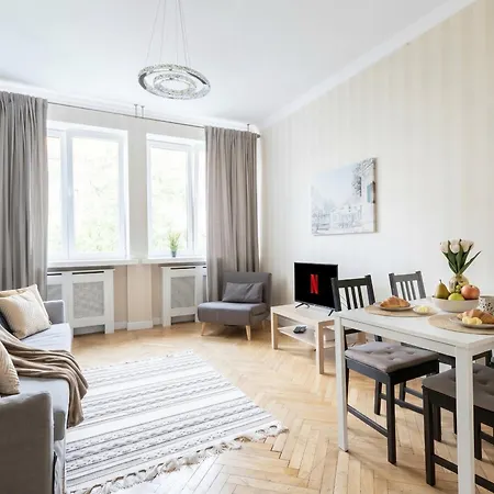 Urban Chic - 10 People - Center -nowy Swiat * Warsaw